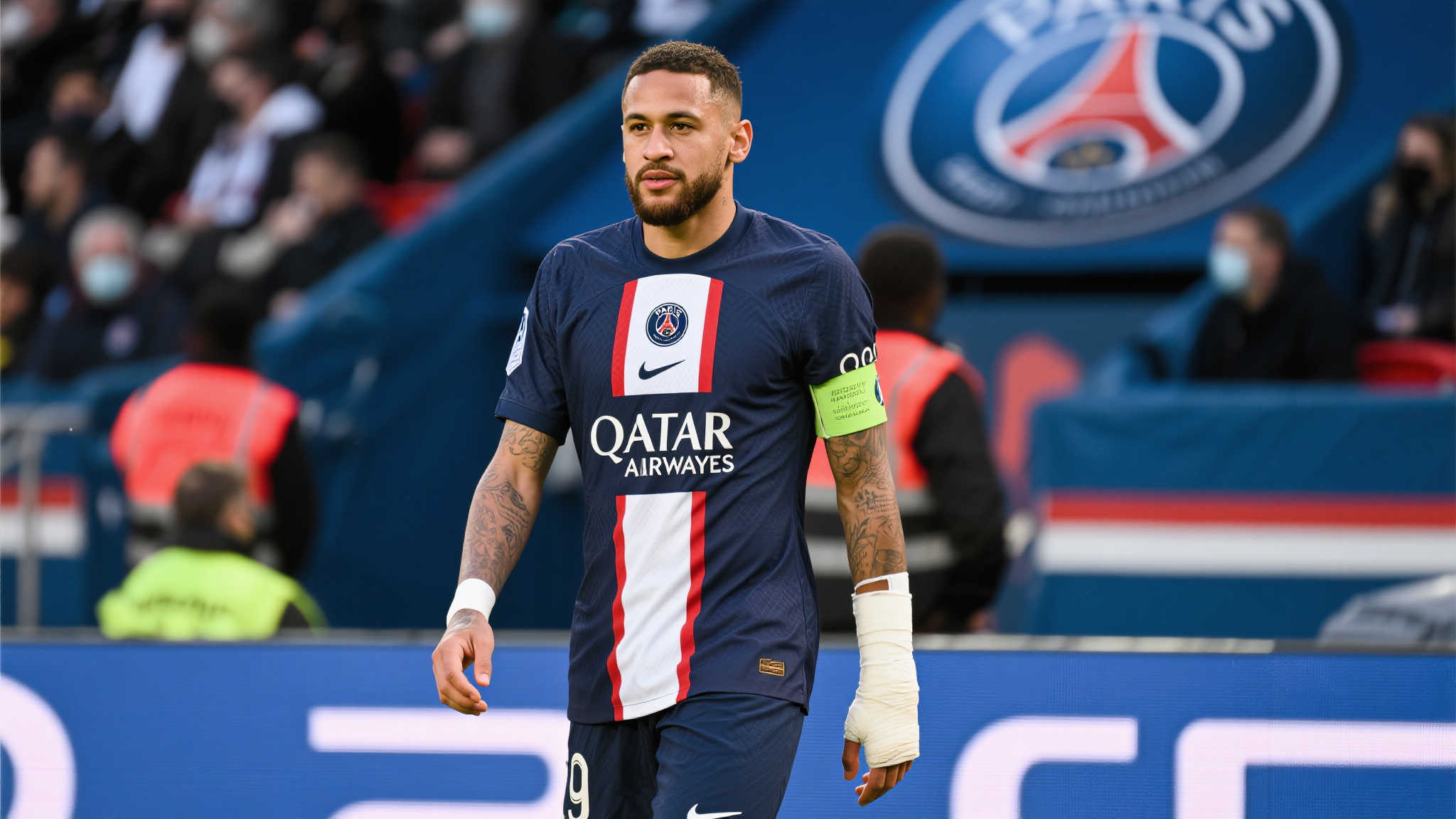 此外，与英超相比法甲节奏更缓，通过适度降低压力也有